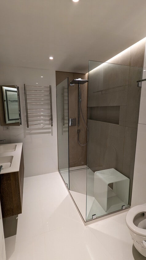 Primary Photo - 420 E 64th St