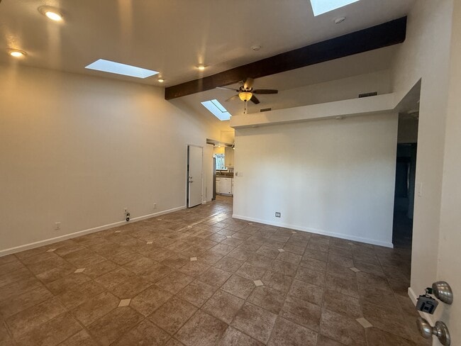 Building Photo - 1857 Vicente Dr