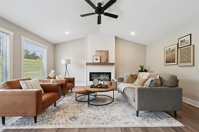 Building Photo - 519 Meadows Ct