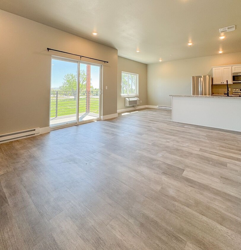 Primary Photo - Pet Friendly 2 bed/ 2 bath unit at Soldier...