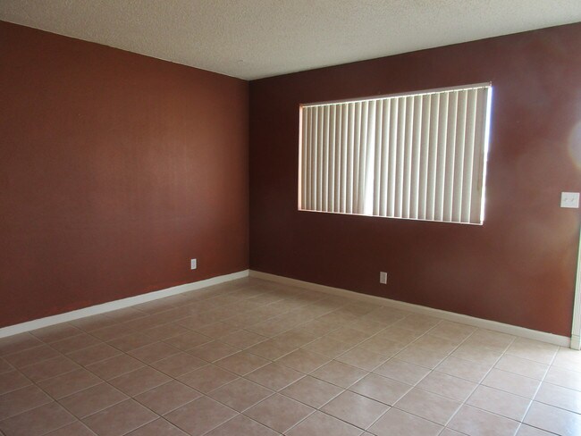 Foto del edificio - 3301 W Sweetwater Ave
