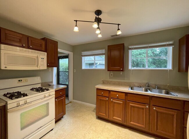 Foto del edificio - 32857 N Alleghany Rd