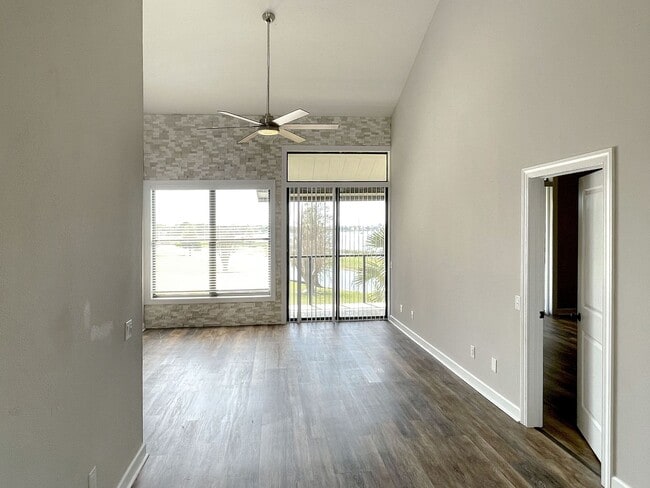 Building Photo - 415 Laurel Cove Way