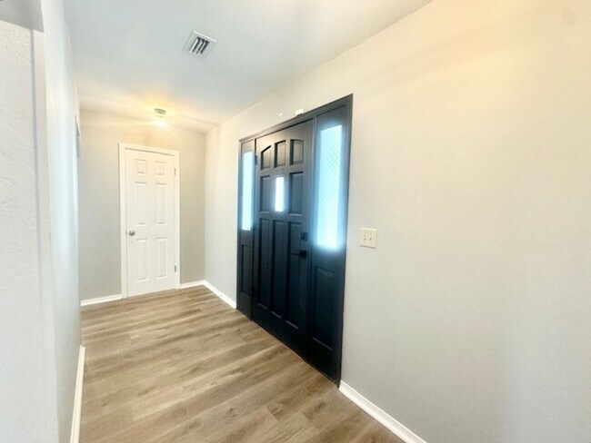 Building Photo - 708 Caribbean Way