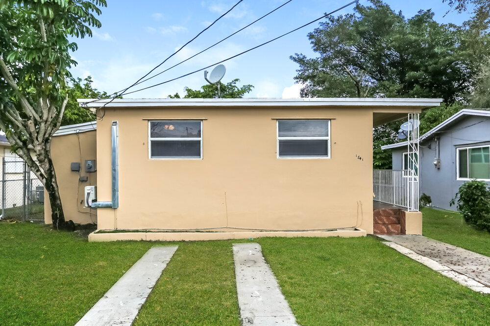 Foto principal - 1841 NW 152nd St