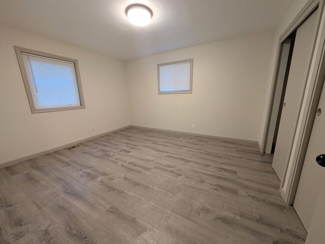 Building Photo - Fantastic 3 Bedroom Clarkston House with F...