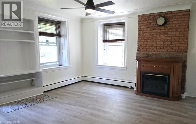 Building Photo - 529 Concession 5 W