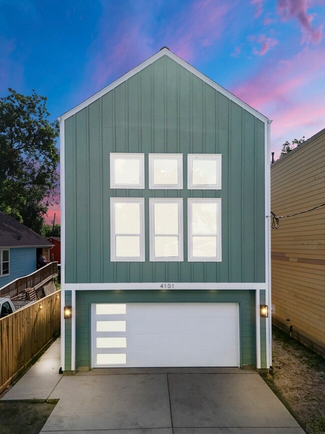 Building Photo - 4101 E Rogers St