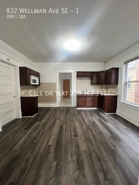 Building Photo - Large 2 bedroom first floor unit for rent ...