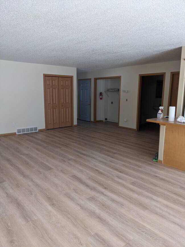 582 Center Point Ct NW Unit 1, Bemidji, MN 56601 Apartments in