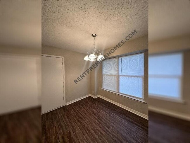 Foto del edificio - 245 NW 82nd St
