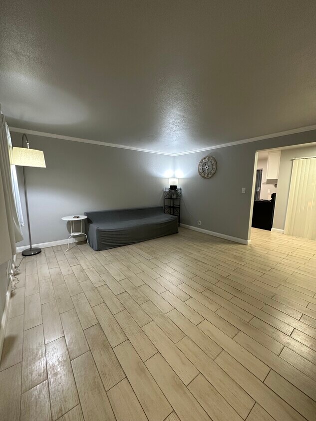 Foto principal - 480 E Okeefe St