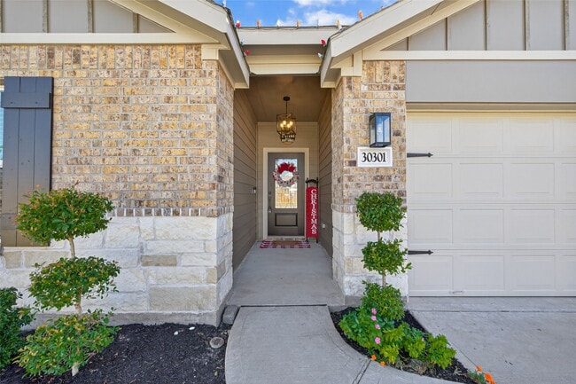 Building Photo - 30301 Kingston Heath Dr