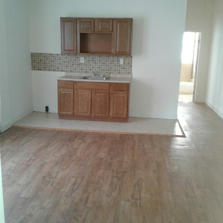 Foto principal - 5900-1 Pine St