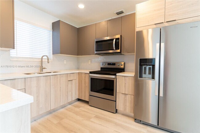 Foto del edificio - 431 NW 47th St