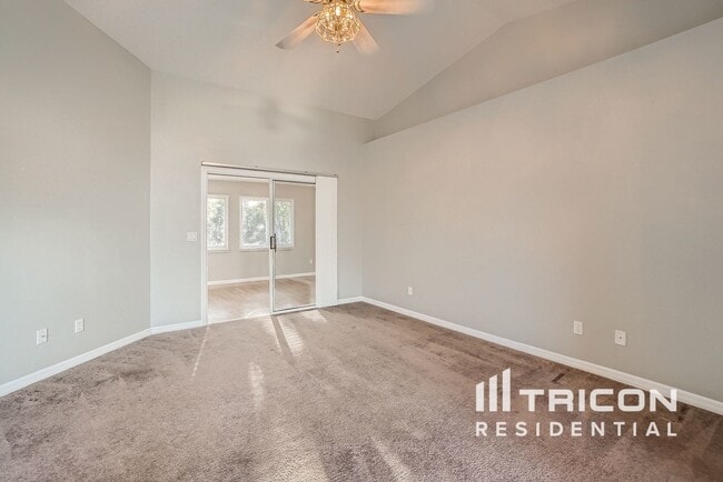 Building Photo - 10 Pittman Dr