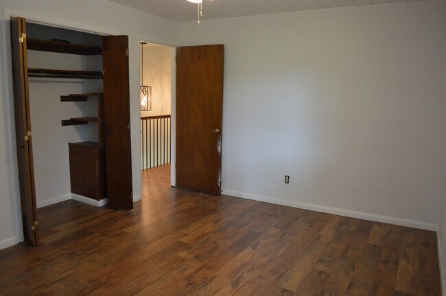 Building Photo - 2713 Shropshire Blvd