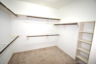 Building Photo - 51 S Greenprint Cir