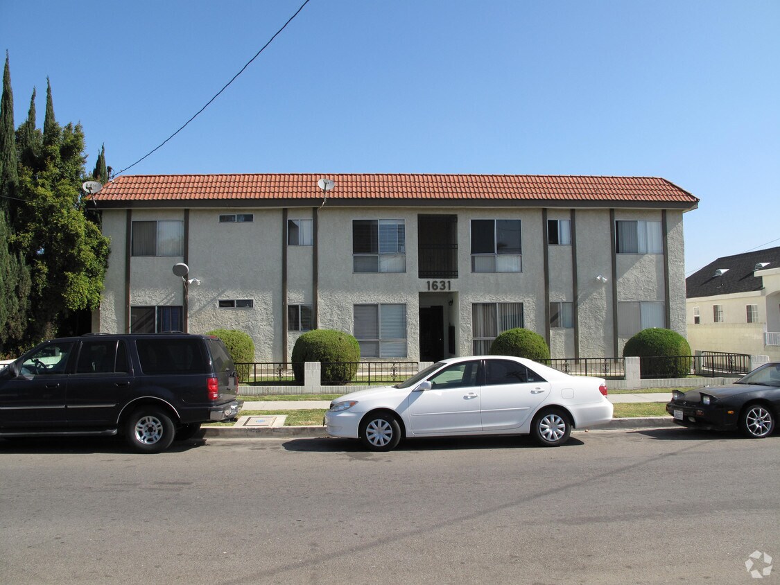 Building Photo - 1631 W 224th St