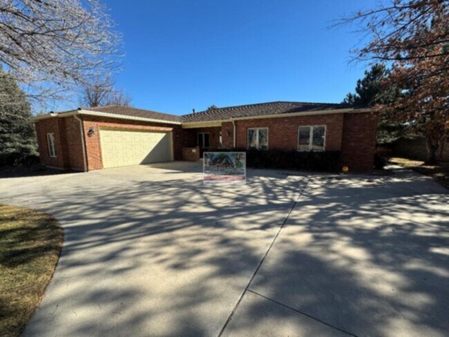 Foto del edificio - Outstanding one-level home in the gated Spring Grove community near the Broadmoor!