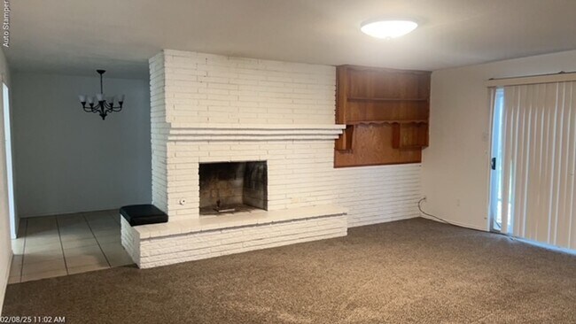 Building Photo - 212 Hallbrook Dr