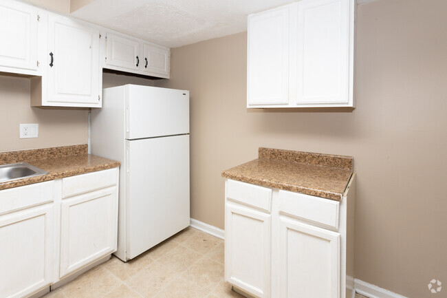 2BR, 1BA - Kitchen - Blue Country Apartments