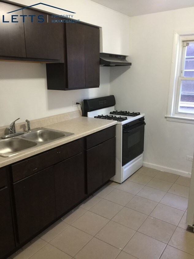 Foto principal - 7910 S Muskegon Ave