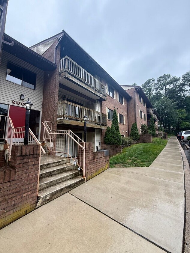 Primary Photo - Renovated Condo in Quiet Community on 1st ...