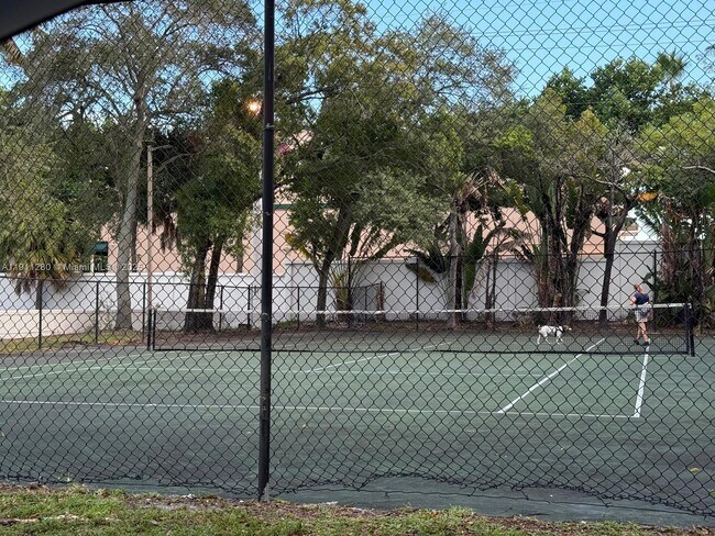 Foto del edificio - 2445 SW 18th Terrace