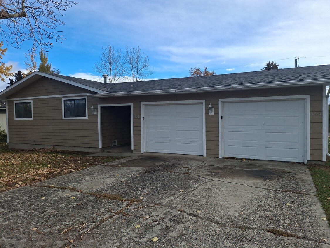 Primary Photo - 402 N 19th Ave