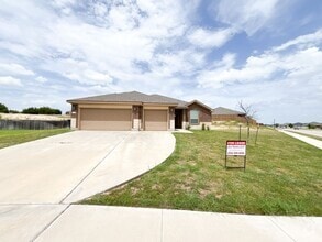 Building Photo - 3805 Brookside Dr