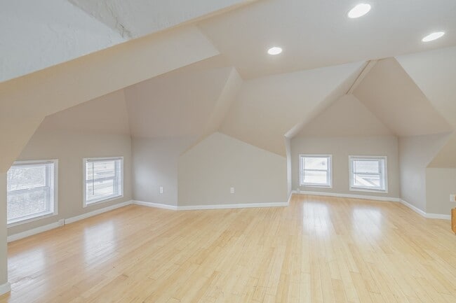 Building Photo - 23 6th St