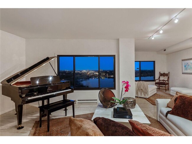 Foto del edificio - 2950 Dean Pkwy