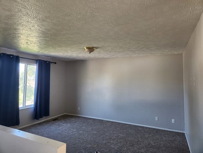 Foto del edificio - 12936 Timpview Dr
