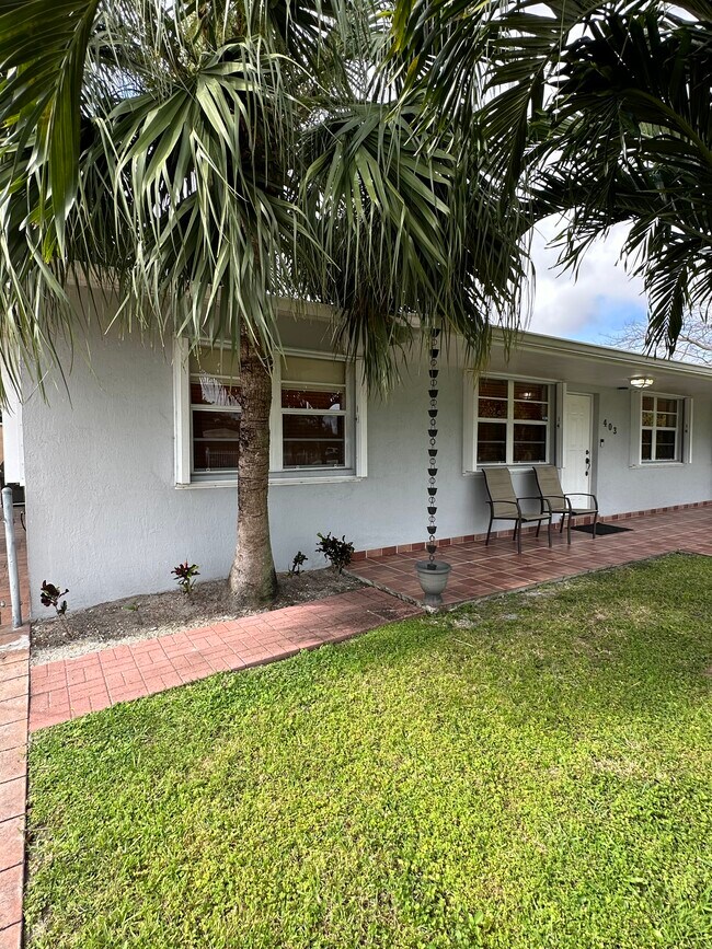 Foto del edificio - 403 SW 78th Pl