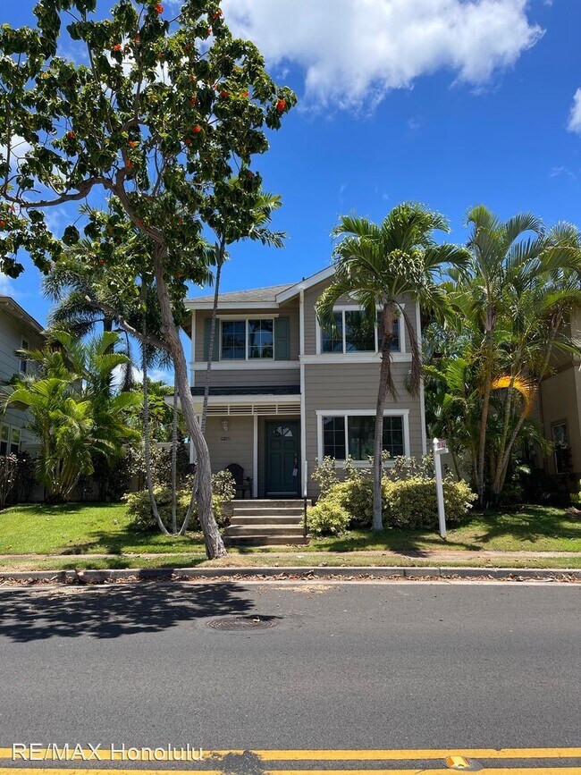 4 br, 3 bath House 911133 Kaimalie Street House for Rent in Ewa