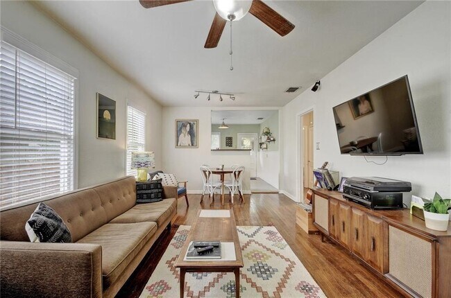 Foto del edificio - 2409 Durwood St