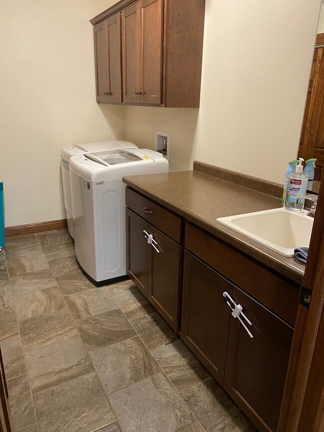 Laundry room as occupied - N1720 Lily Of The Valley Dr