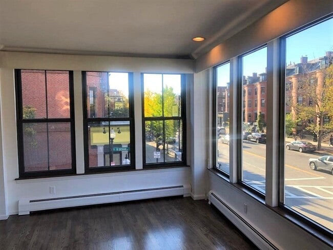 Building Photo - 608 Tremont St