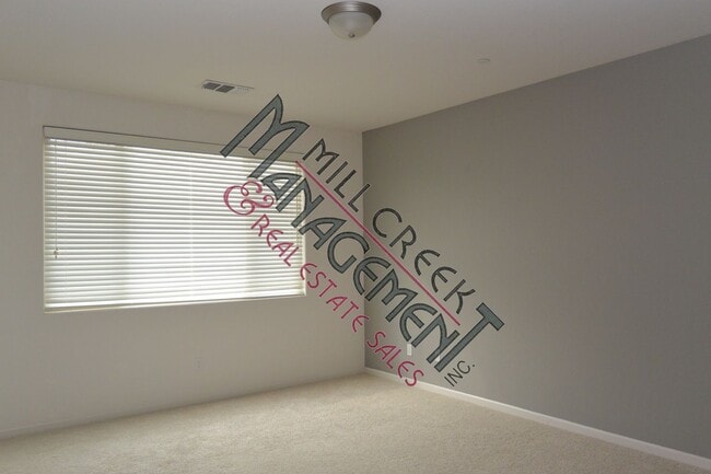 Building Photo - NW 3 Bedroom 2 Bath home - No Pets