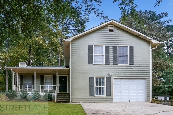 Primary Photo - Spacious 3 Bedroom!- Now offering $750 off...