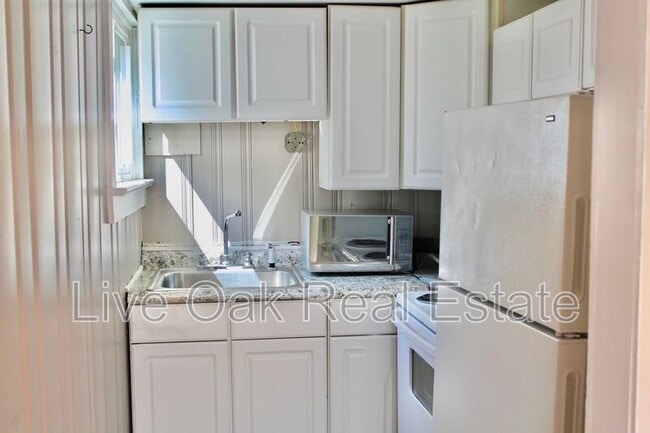 Foto del edificio - 2504 Arctic Ave