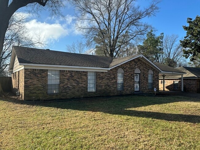 Building Photo - 6305 Staffordshire Rd