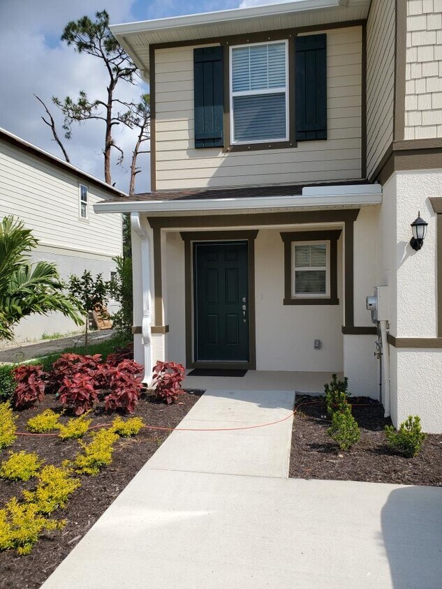 15010 Caspian Tern Ct, North Fort Myers, FL 33917 Townhome Rentals in