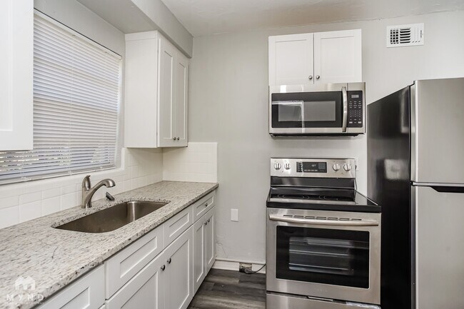 Foto del edificio - 1826 45th St S