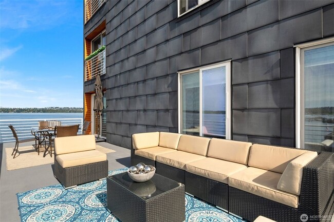 Building Photo - 2bd/1.75ba Kirkland Condo