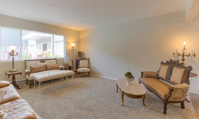 The Villager Apartments Lake Oswego The Villager Apartments Lake Oswego