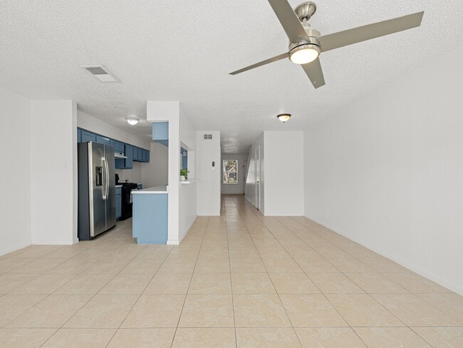 Building Photo - 6456 Kentwick Dr