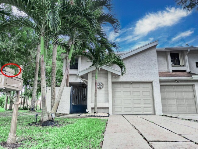 Foto del edificio - 6595 Parkview Dr
