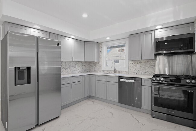 Building Photo - 1500 86th St